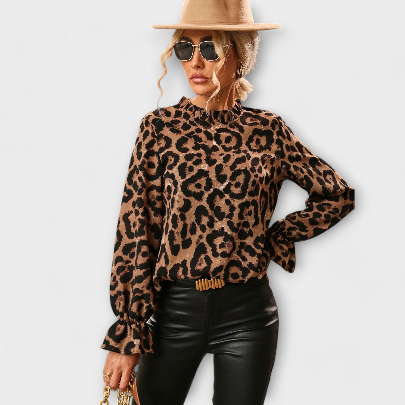 Kayla - Blusa de Leopardo con Cuello Plisado