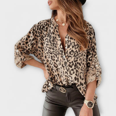 Blusa Moderna con Estampado de Leopardo