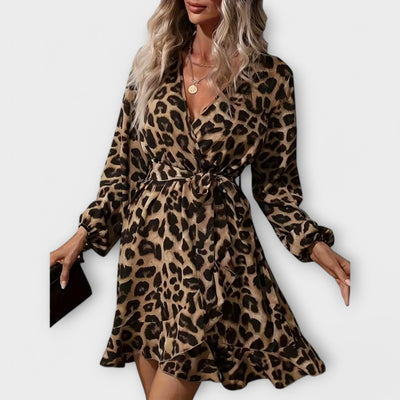 Elegante vestido de leopardo con escote en V y cinturón ajustable